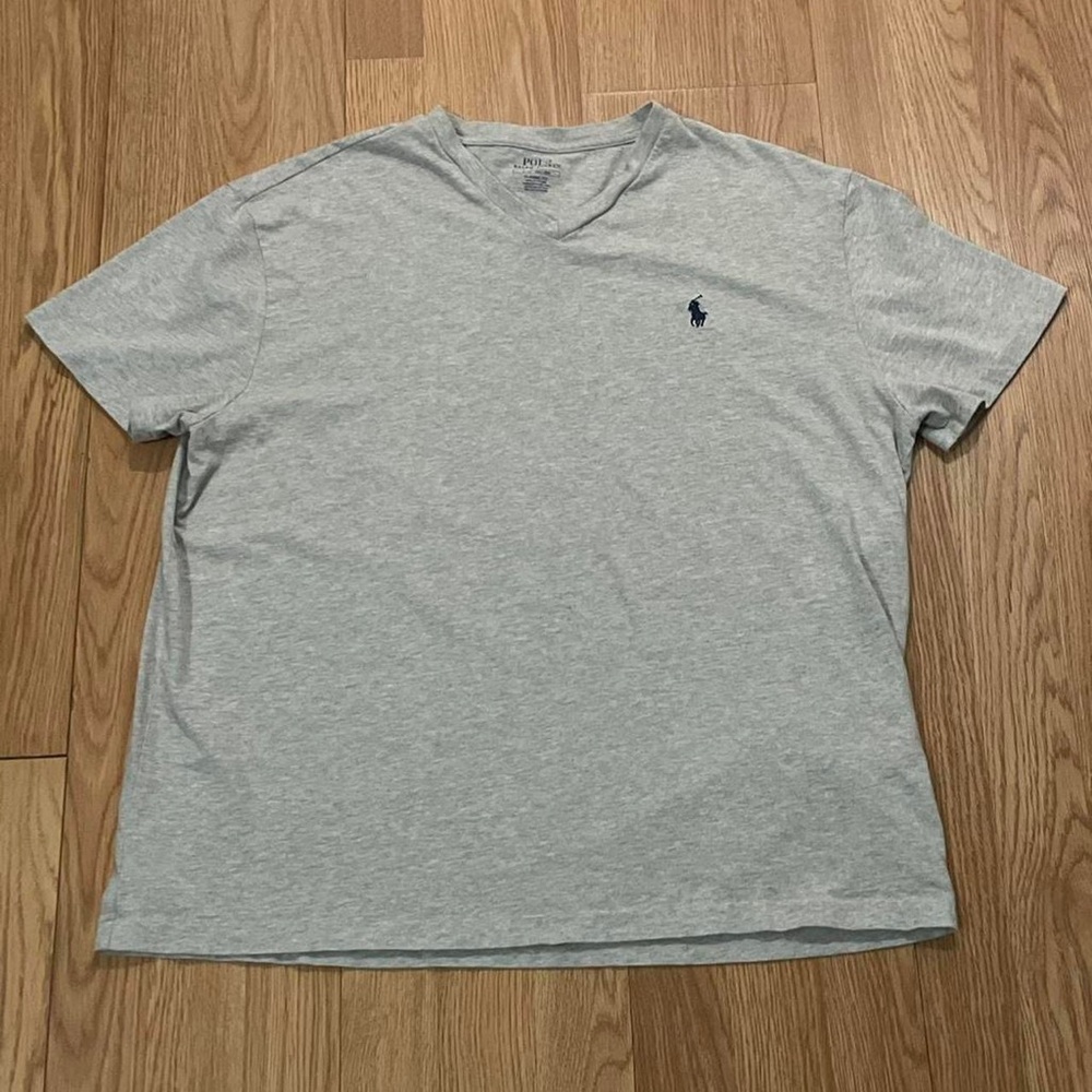 Polo Ralph Lauren Men’s Large Short Sleeve V-Neck T-shirt Gray Preppy Classic